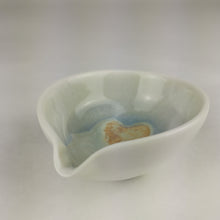Load image into Gallery viewer, Small pour bowl