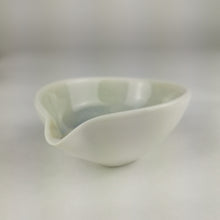 Load image into Gallery viewer, Small pour bowl