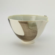 Load image into Gallery viewer, Medium pour bowl 2