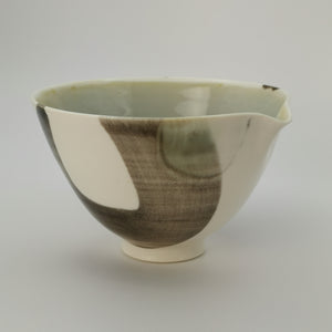 Medium pour bowl 2
