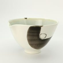 Load image into Gallery viewer, Medium pour bowl 2