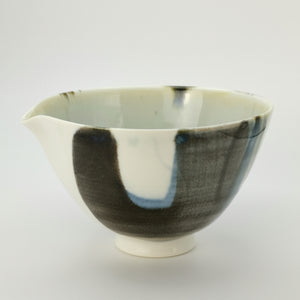 Medium pour bowl 3