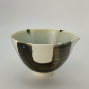 Medium pour bowl 3
