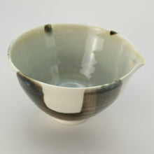 Load image into Gallery viewer, Medium pour bowl 3