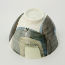 Load image into Gallery viewer, Medium pour bowl 3