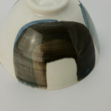 Load image into Gallery viewer, Medium pour bowl 3